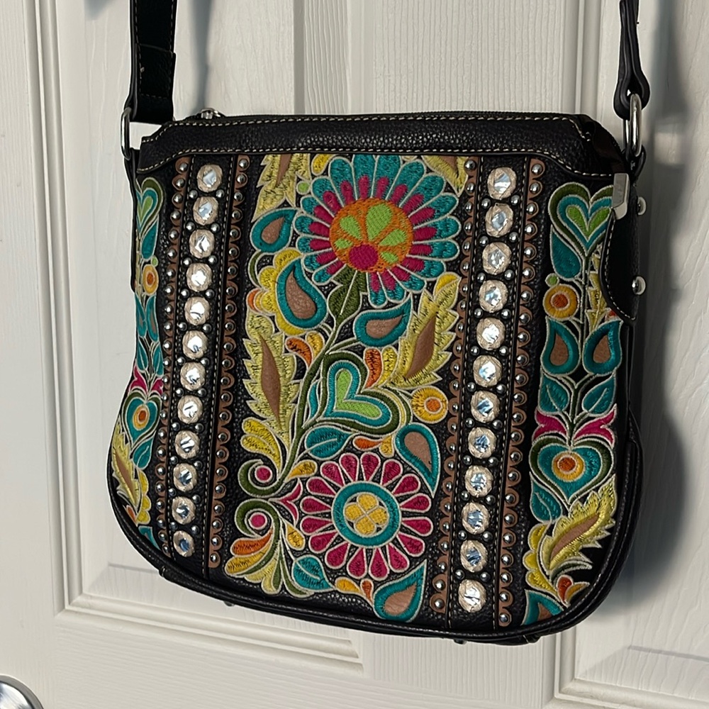 Montana West Floral Embroidered Concealed Carry Crossbody Bag
